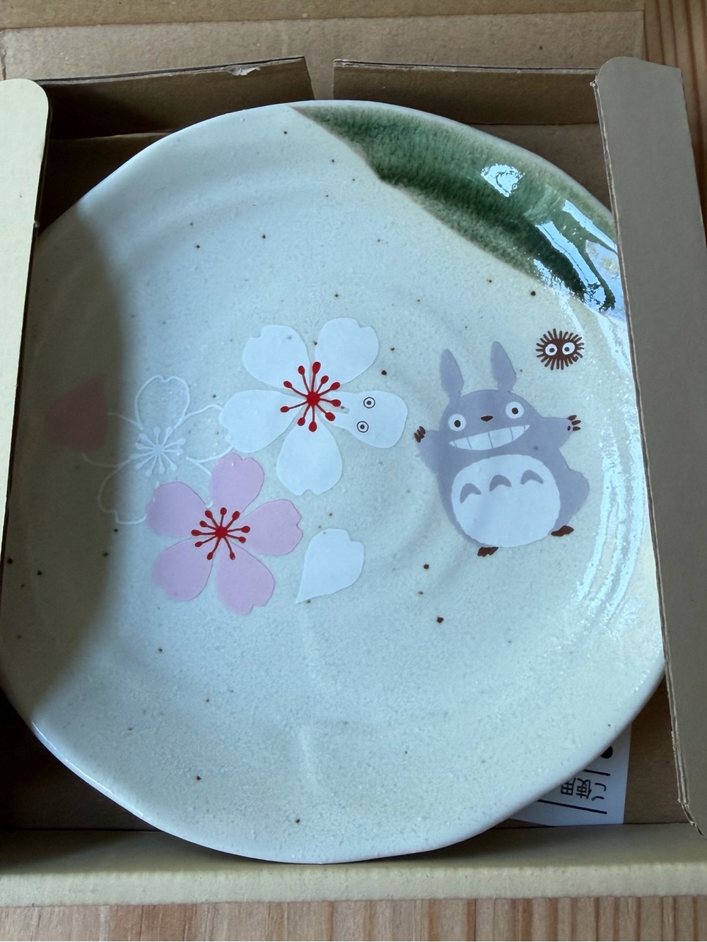Studio Ghibri Cherry Blossom Totoro small plate - Picture 3 of 3
